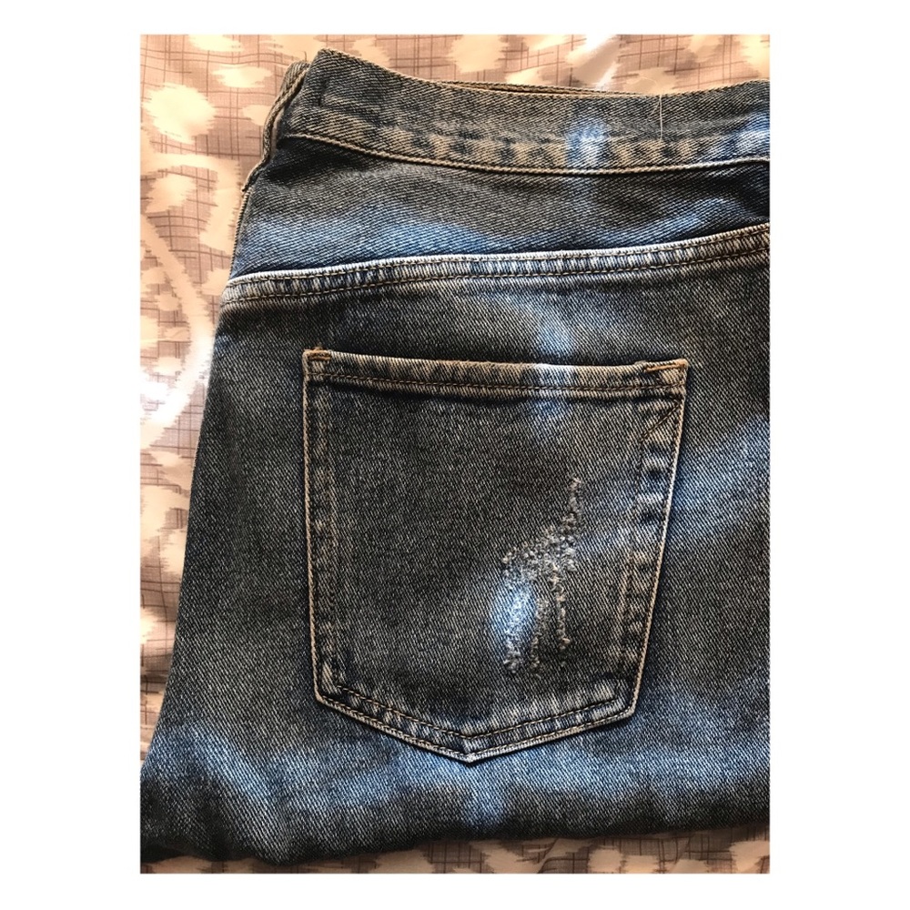 Kendall and Kylie Boyfriend jeans
